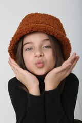 Mergaitiška skrybelė, ruda цена и информация | Шапки, перчатки, шарфы для девочек | pigu.lt
