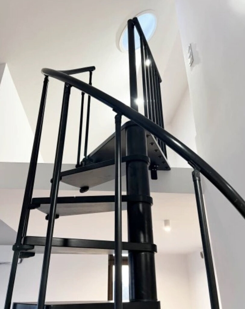 Spiraliniai laiptai Minka BERLIN Diametras Ø120 cm, Juoda kaina ir informacija | Laiptai | pigu.lt