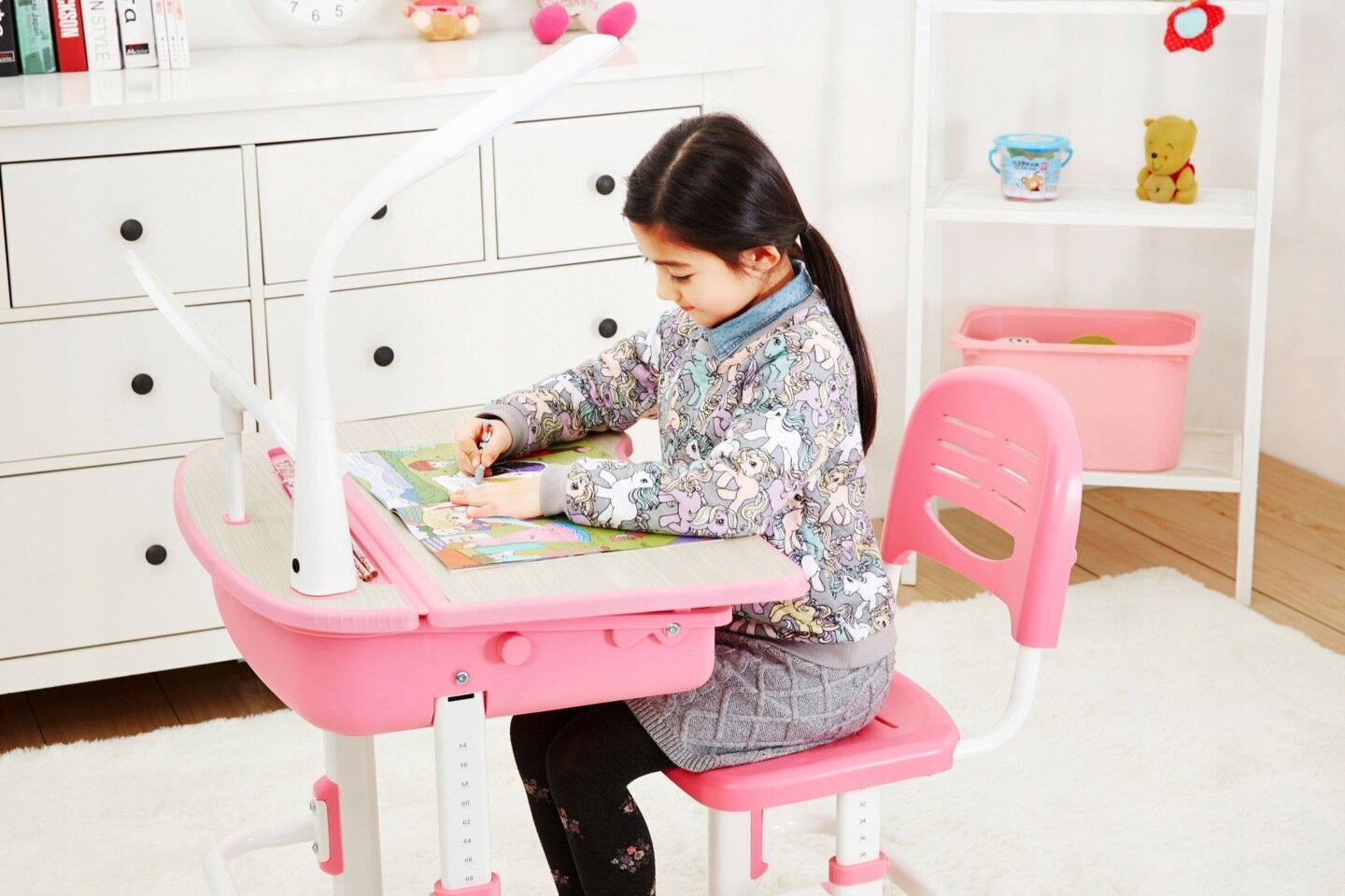 Augantis vaikiškas stalas ir kėdė Leomark Smart, rožinis/baltas kaina ir informacija | Kompiuteriniai, rašomieji stalai | pigu.lt