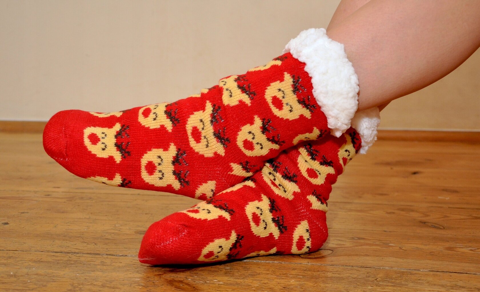 Kalėdinės kojinės moterims Moraj, raudonos kaina ir informacija | Moteriškos kojinės | pigu.lt