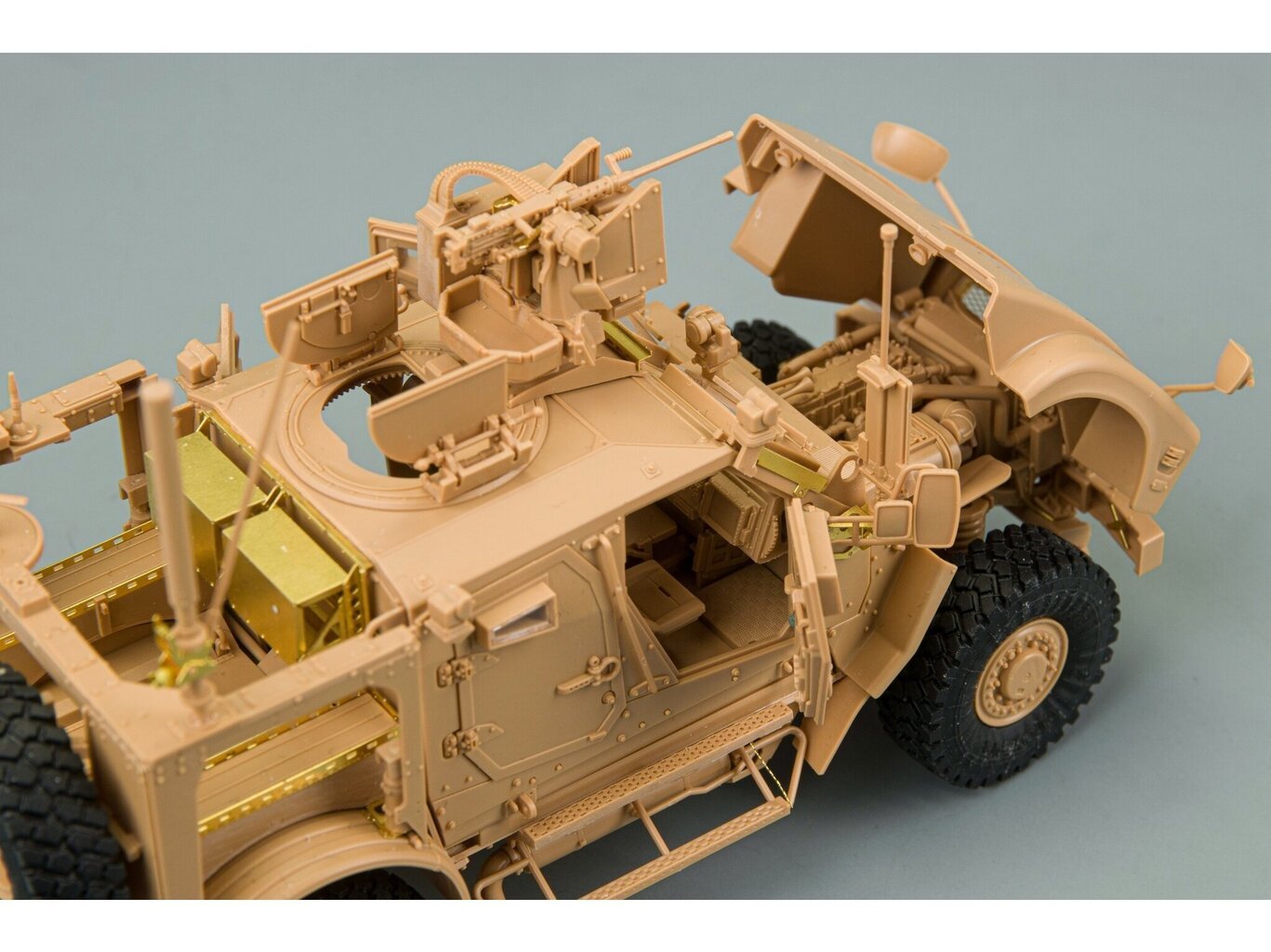 Surenkamas modelis M1024A1 Oshkosh M-ATV MRAP all terrain vehicle Rye Field Model, RFM-4801 kaina ir informacija | Konstruktoriai ir kaladėlės | pigu.lt