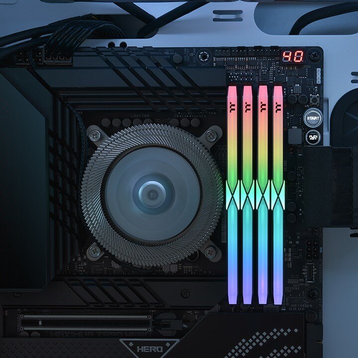 Thermaltake ToughRAM XG kaina ir informacija | Operatyvioji atmintis (RAM) | pigu.lt