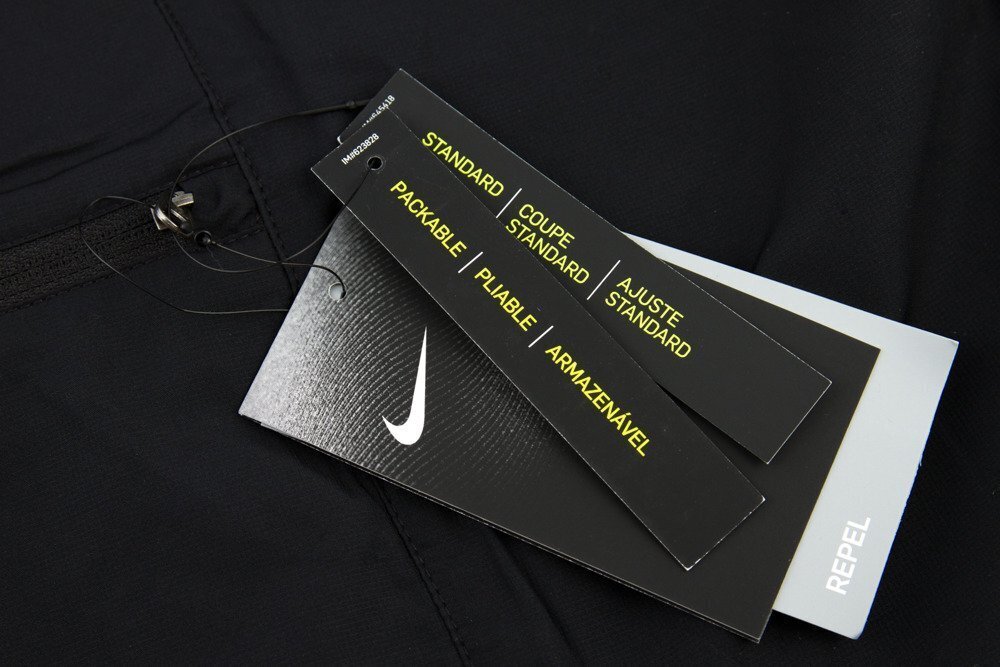 Nike striukė vyrams928423-010, juoda kaina ir informacija | Vyriškos striukės | pigu.lt