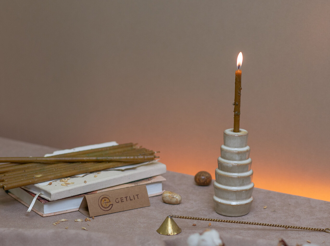 Rankų darbo žvakės su smilkalais, 26cm kaina ir informacija | Žvakės, Žvakidės | pigu.lt
