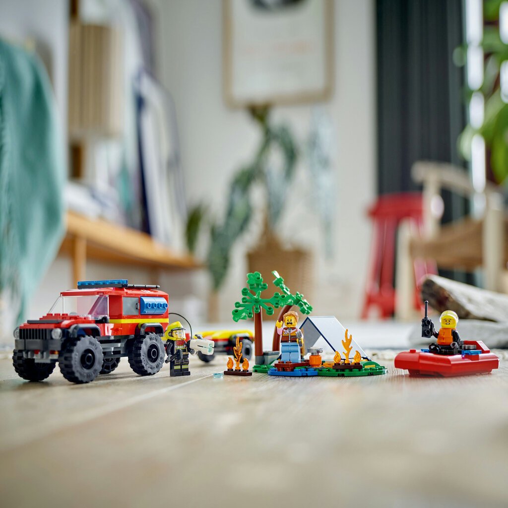 60412 LEGO® City 4x4 ugniagesių visureigis su gelbėjimo valtimi цена и информация | Konstruktoriai ir kaladėlės | pigu.lt