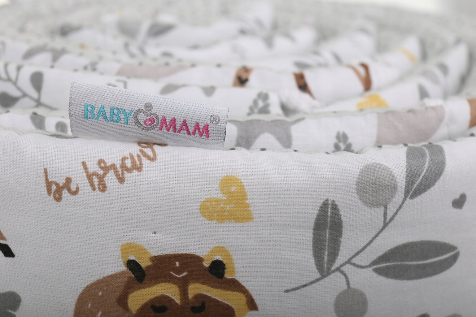 Minkšta kūdikio lovytės apsauga Babymam, 180x30 cm, ruda/pilka kaina ir informacija | Saugos varteliai, apsaugos | pigu.lt