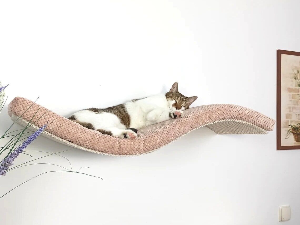 Metalinė sieninė lentyna katėms Cat's Atelier Wave, 95 cm цена и информация | Guoliai, pagalvėlės | pigu.lt