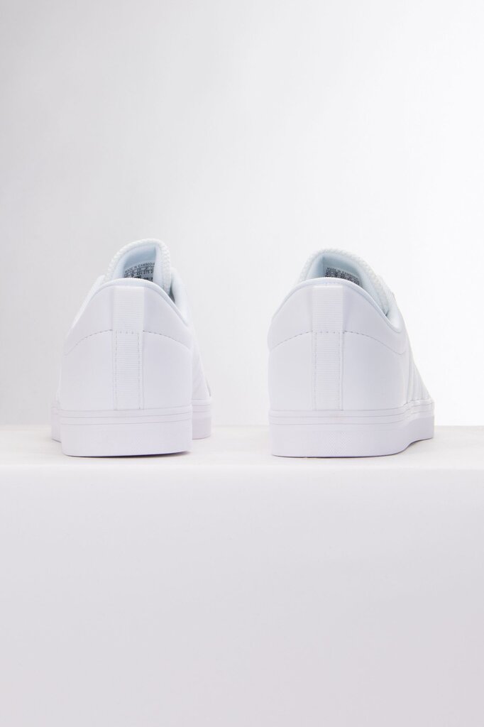 Laisvalaikio batai vyrams Adidas HP6012, balti цена и информация | Kedai vyrams | pigu.lt