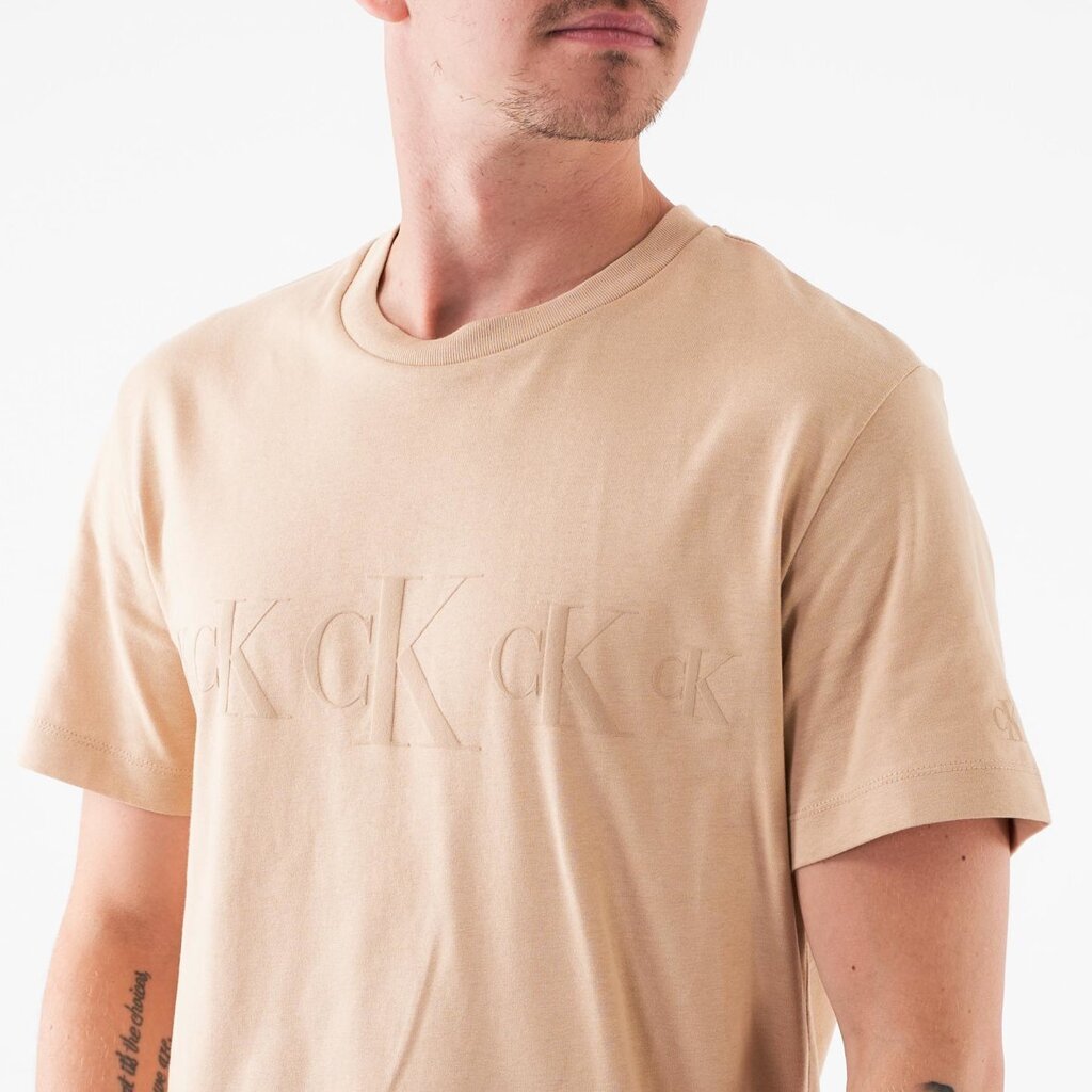 Marškinėliai vyrams Calvin Klein, smėlios spalvos kaina ir informacija | Vyriški marškinėliai | pigu.lt
