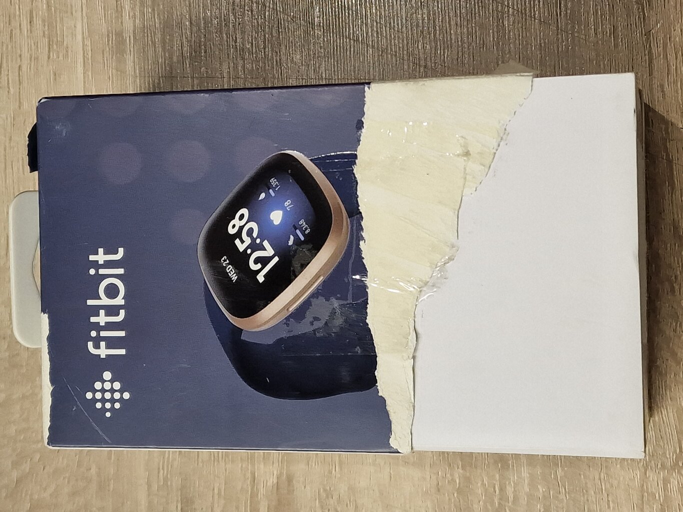 Prekė su pažeidimu. Fitbit Versa 3 Midnight/Soft Gold kaina ir informacija | Prekės su pažeidimu | pigu.lt