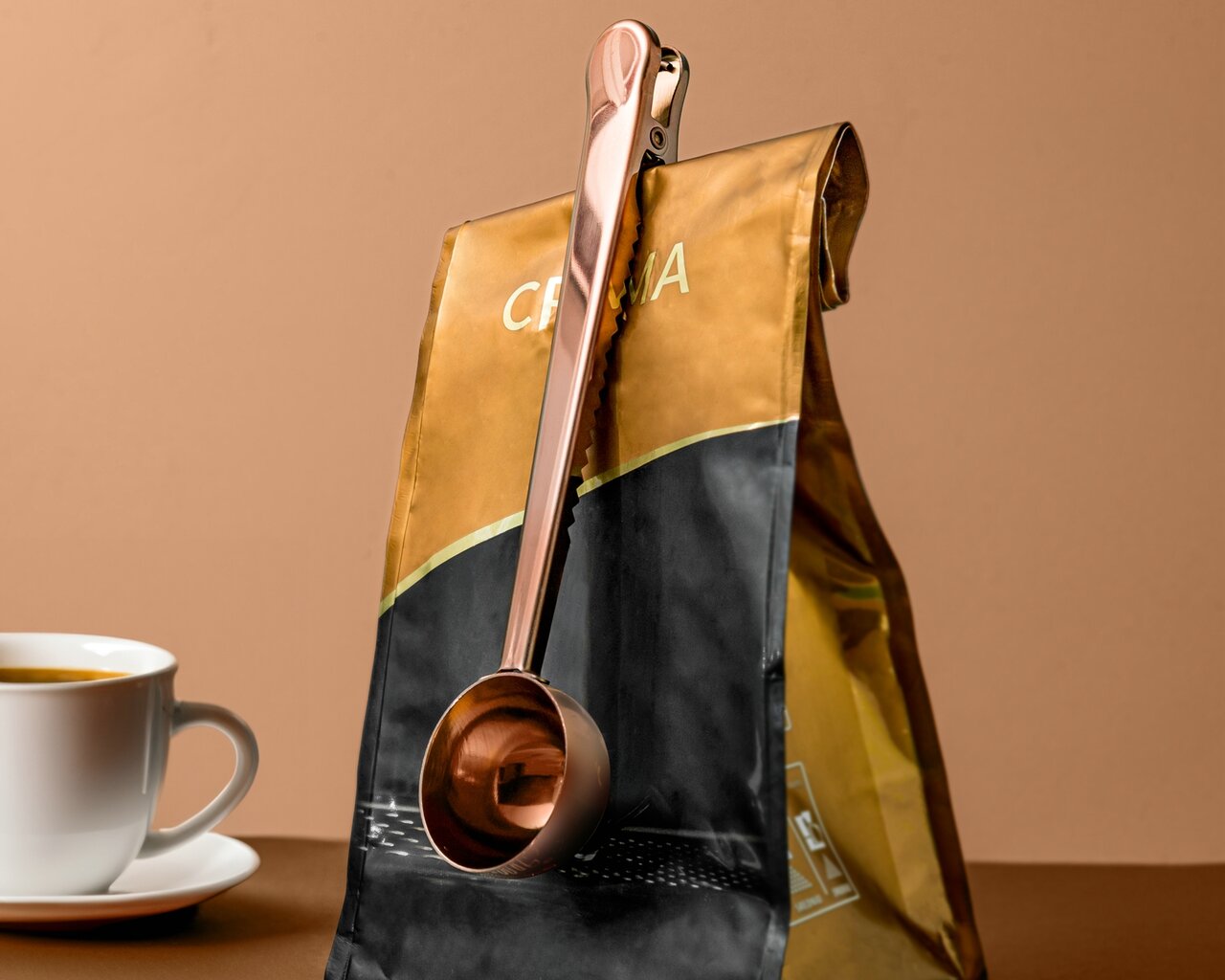 Kavos samtelis su maišelio spaustuku 2in1 kaina ir informacija | Virtuvės įrankiai | pigu.lt