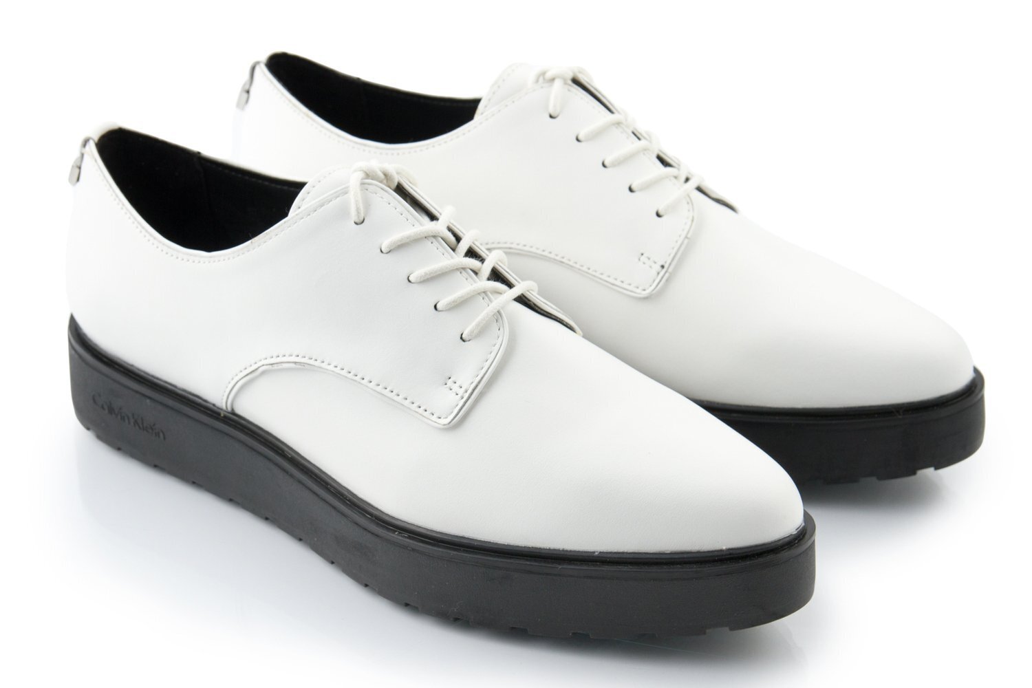 Calvin Klein laisvalaikio batai moterims, balti цена и информация | Bateliai moterims  | pigu.lt