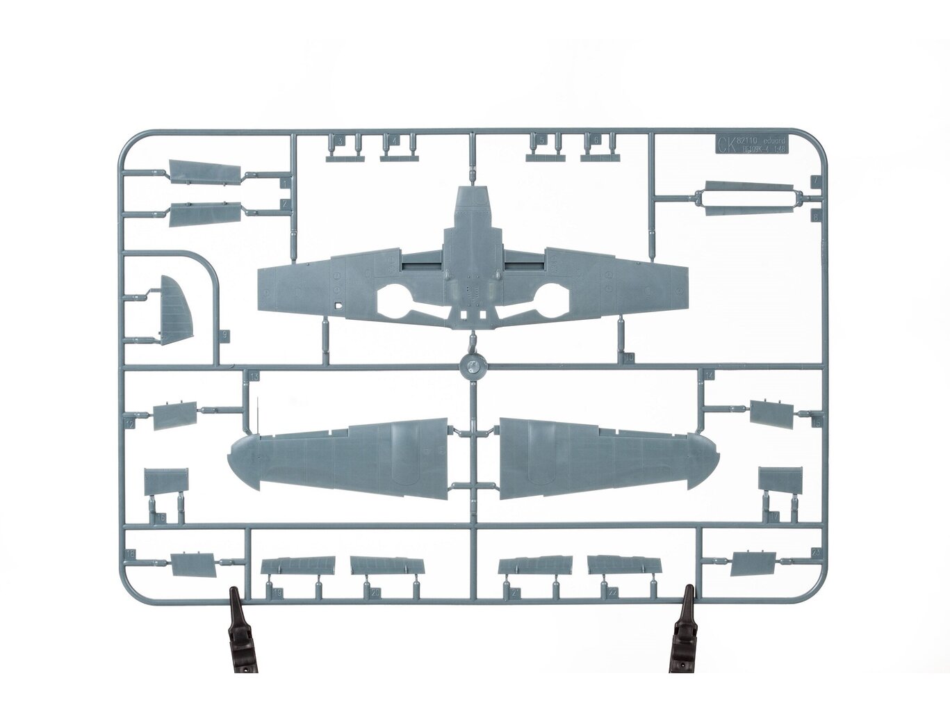 Surenkamas modelis Messerschmitt Bf 109K-4 Kurfürst Limited edition Eduard 11177 kaina ir informacija | Konstruktoriai ir kaladėlės | pigu.lt