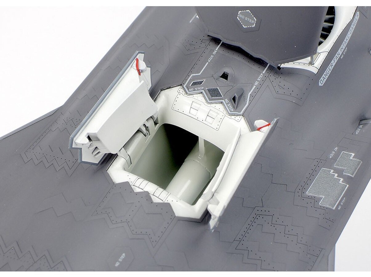 Surenkamas naikintuvo modelis Tamiya Lockheed Martin F-35B Lightning II 1/48 61125 цена и информация | Konstruktoriai ir kaladėlės | pigu.lt