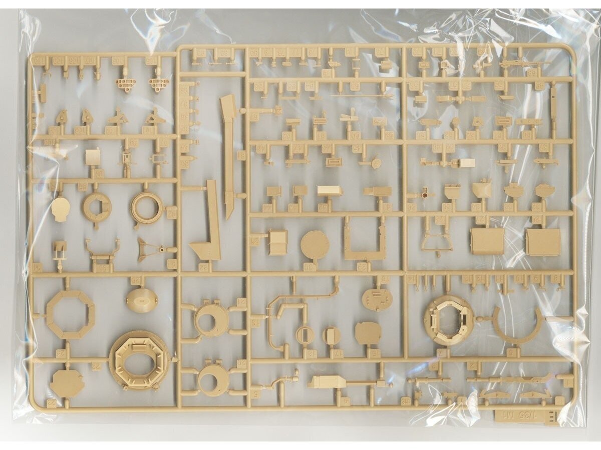 Surenkamas modelis M1A2 SEP V3 Abrams RFM, 1/35, 5104 kaina ir informacija | Konstruktoriai ir kaladėlės | pigu.lt