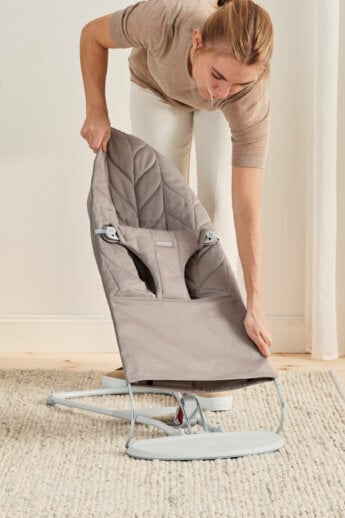 Gultukas BabyBjörn Bliss Woven, sand grey kaina ir informacija | Gultukai ir sūpynės | pigu.lt