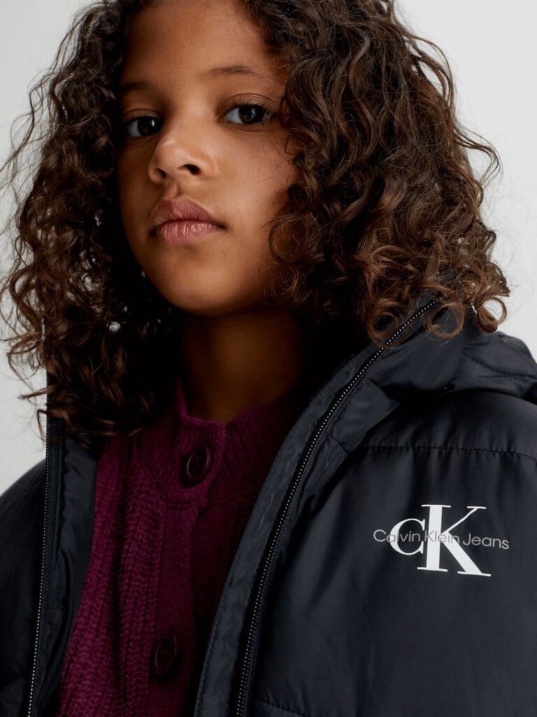 Calvin Klein striukė mergaitėms IG0IG02056BEH, juoda kaina ir informacija | Striukės, paltai mergaitėms | pigu.lt