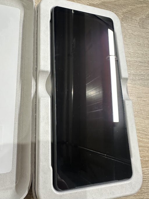 Prekė su pažeidimu. Sony Xperia 1 V 12/256GB Khaki Green kaina ir informacija | Prekės su pažeidimu | pigu.lt