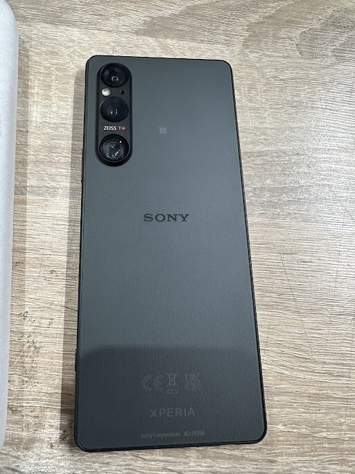 Prekė su pažeidimu. Sony Xperia 1 V 12/256GB Khaki Green kaina ir informacija | Prekės su pažeidimu | pigu.lt