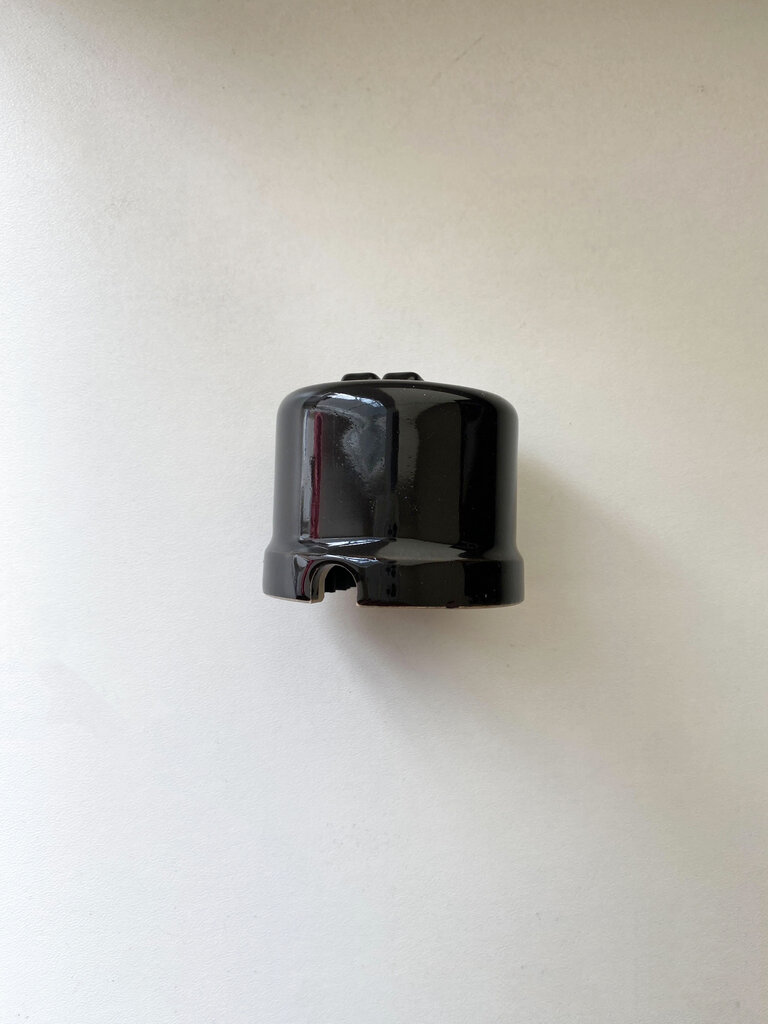 Olde Worlde Surface mounted push button switch, 2 Gang two-way K1-R220QSB sieninis jungiklis Juoda , kaina ir informacija | Elektros jungikliai, rozetės | pigu.lt