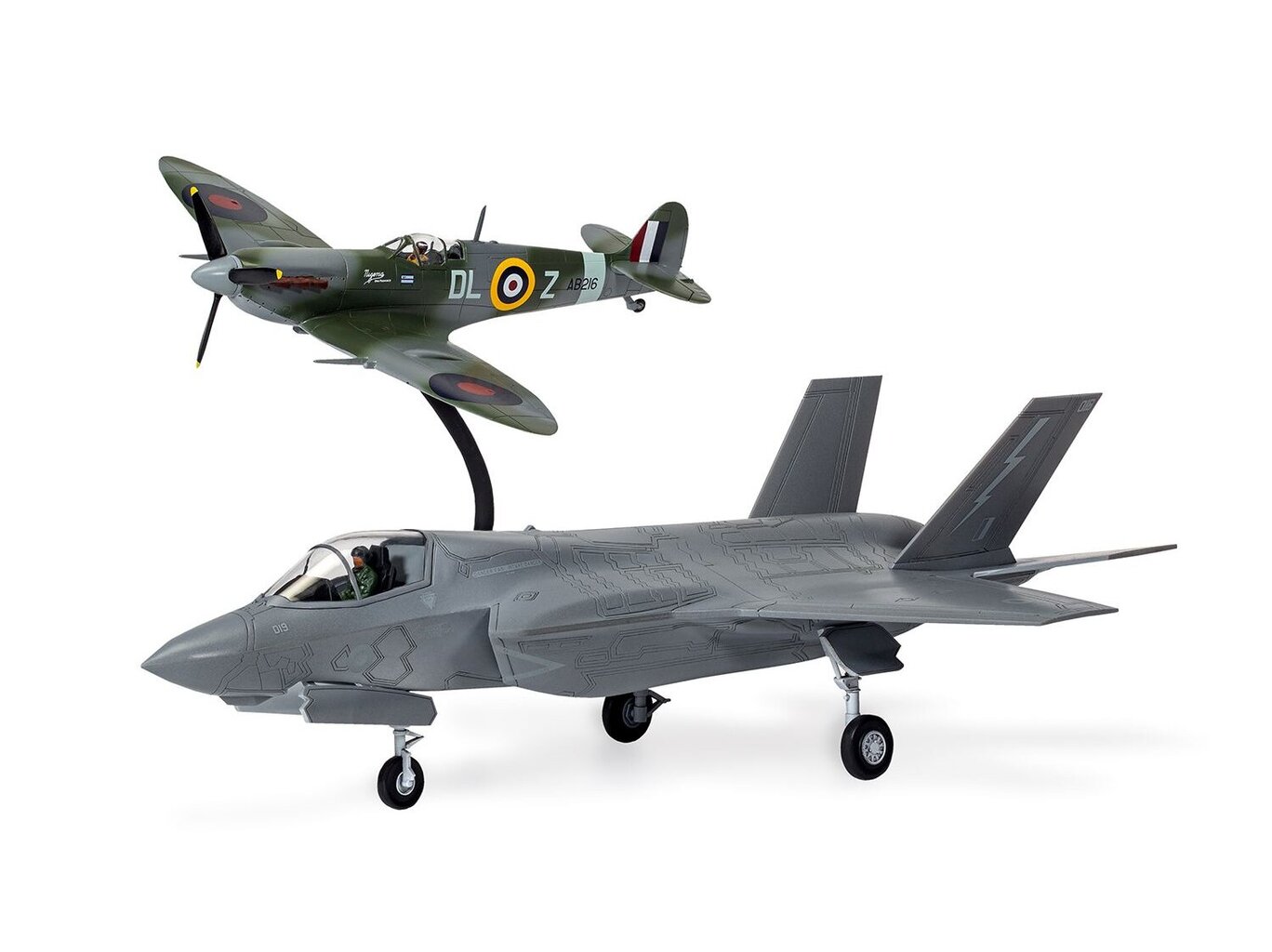 Surenkamas modelis Airfix Supermarine Spitfire & F-35B Lightning II Then and Now 1/72, A50190 kaina ir informacija | Konstruktoriai ir kaladėlės | pigu.lt