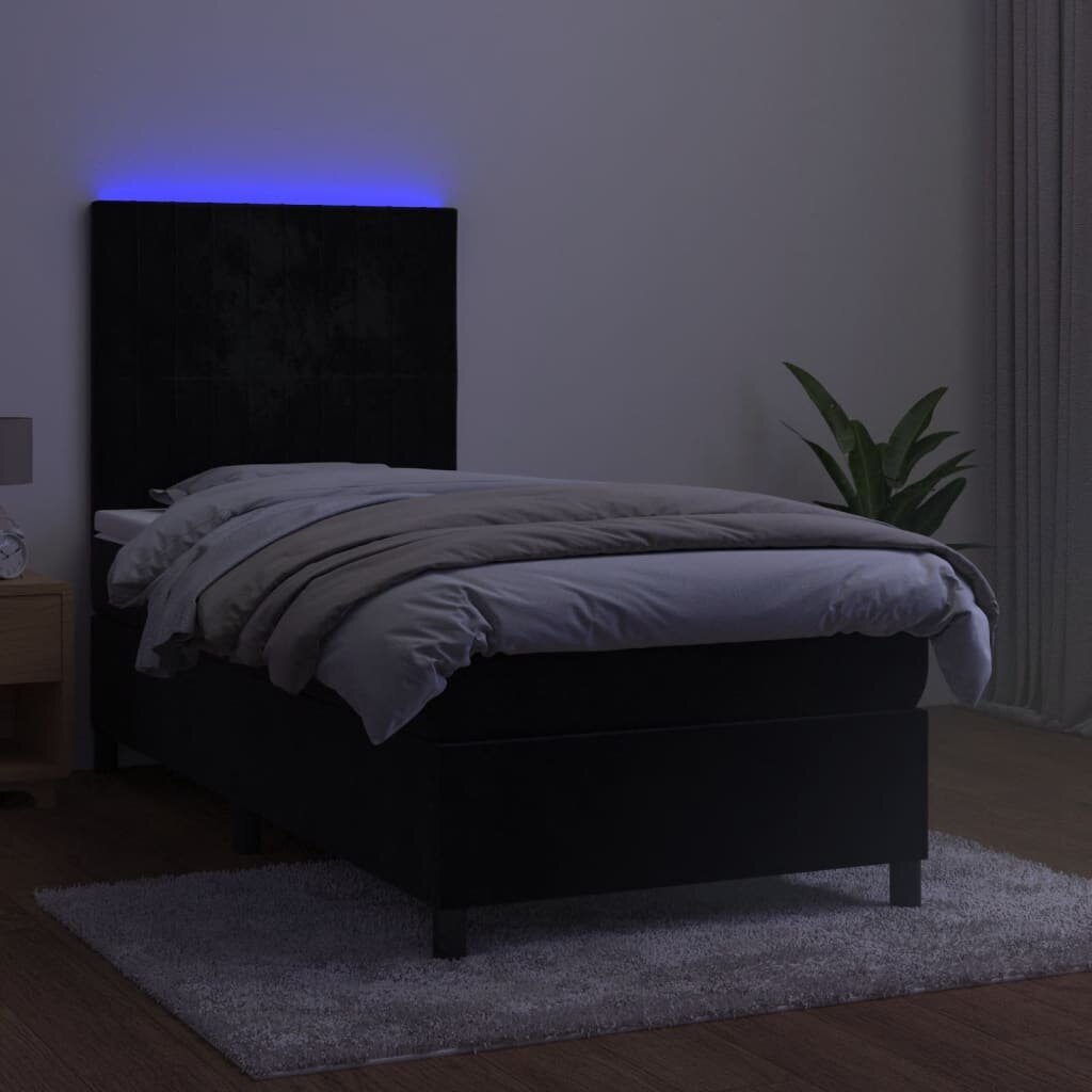 vidaXL Lova su spyruoklėmis/čiužiniu/LED, juoda, 80x200cm, aksomas цена и информация | Lovos | pigu.lt