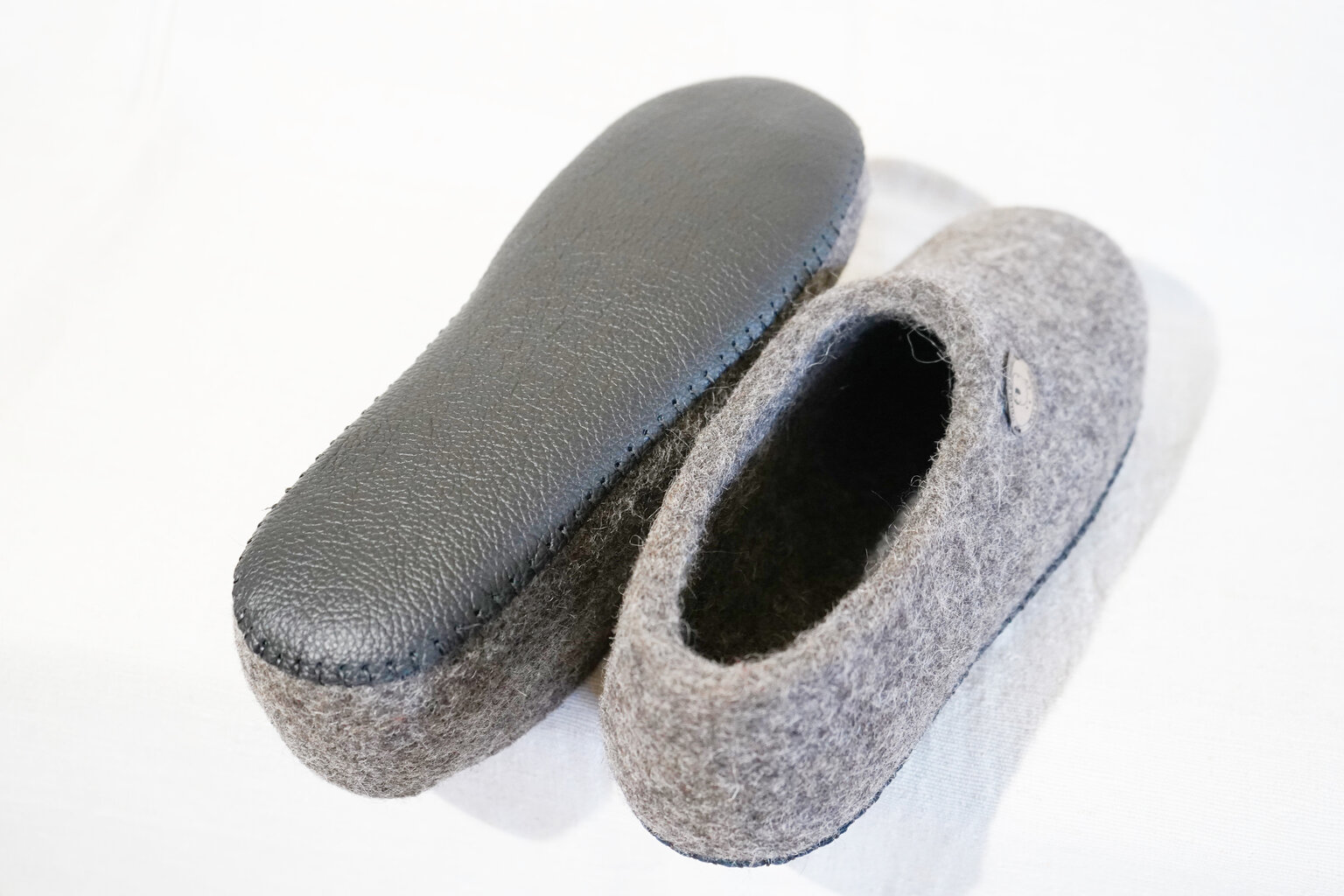 Šlepetės unisex Felt Products, pilkos kaina ir informacija | Šlepetės moterims | pigu.lt