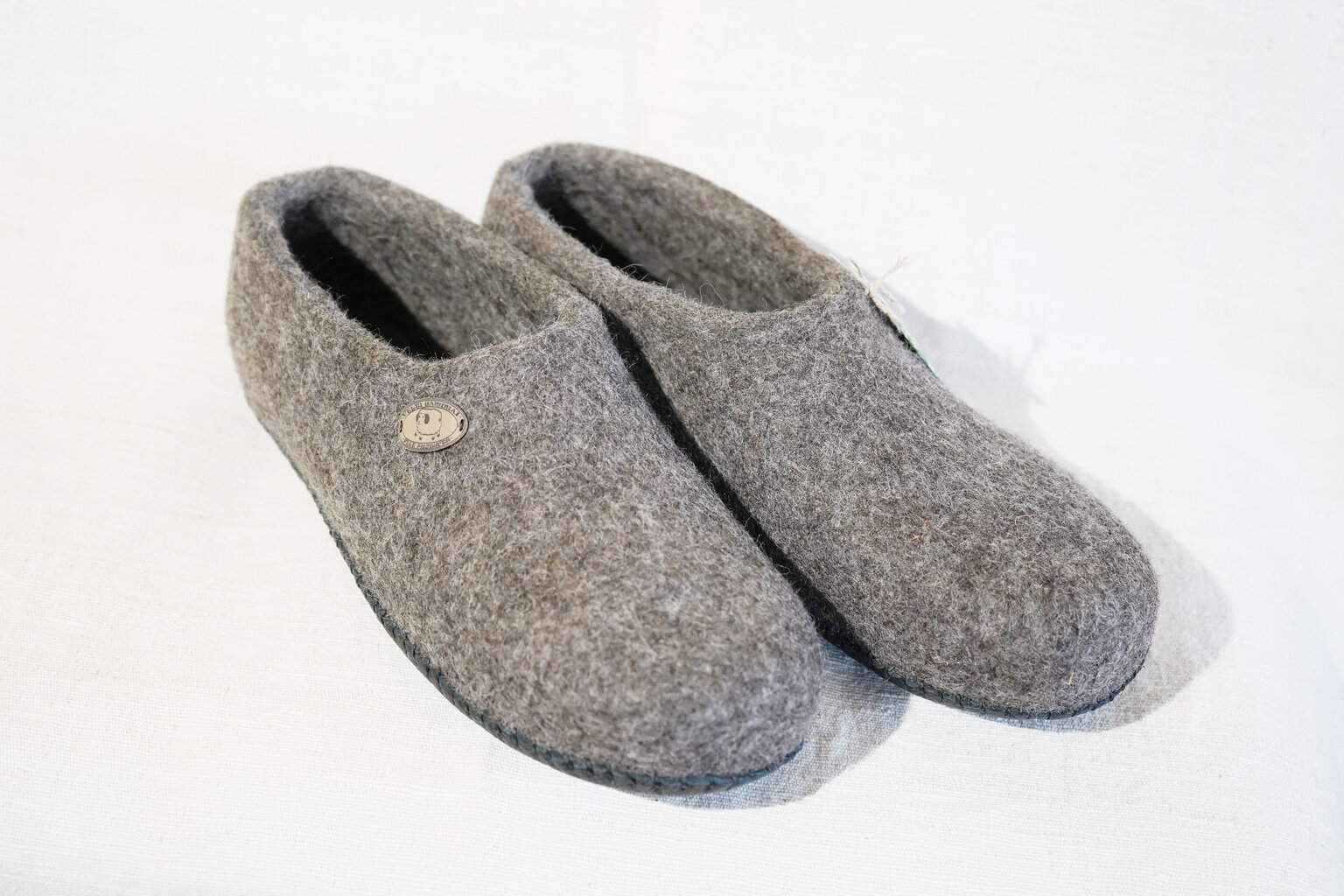 Šlepetės unisex Felt Products, pilkos kaina ir informacija | Šlepetės moterims | pigu.lt