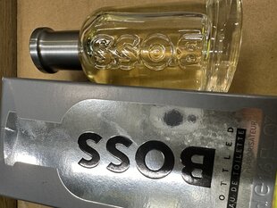 Prekė su pažeidimu.Tualetinis vanduo Hugo Boss Boss Bottled EDT vyrams 50 ml kaina ir informacija | Prekės su pažeidimu | pigu.lt