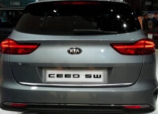 Kia Cee'd III universalas CHROME LEAF bagažinės dangčiui цена и информация | Автопринадлежности | pigu.lt