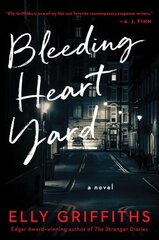 Bleeding Heart Yard: A British Cozy Mystery цена и информация | Фантастика, фэнтези | pigu.lt