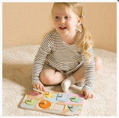 Деревянный пазл Montessori Classic World, обучающий геометрическим фигурам, 9 шт. цена и информация | Развивающие игрушки | pigu.lt