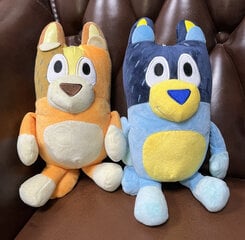 2vnt Bluey Anime Figūrėlės Šeimyninis Bingo Pliušinis Šuo Tėtis Banditas ir Mama Čili įdaryta lėlė, 28cm kaina ir informacija | Minkšti (pliušiniai) žaislai | pigu.lt