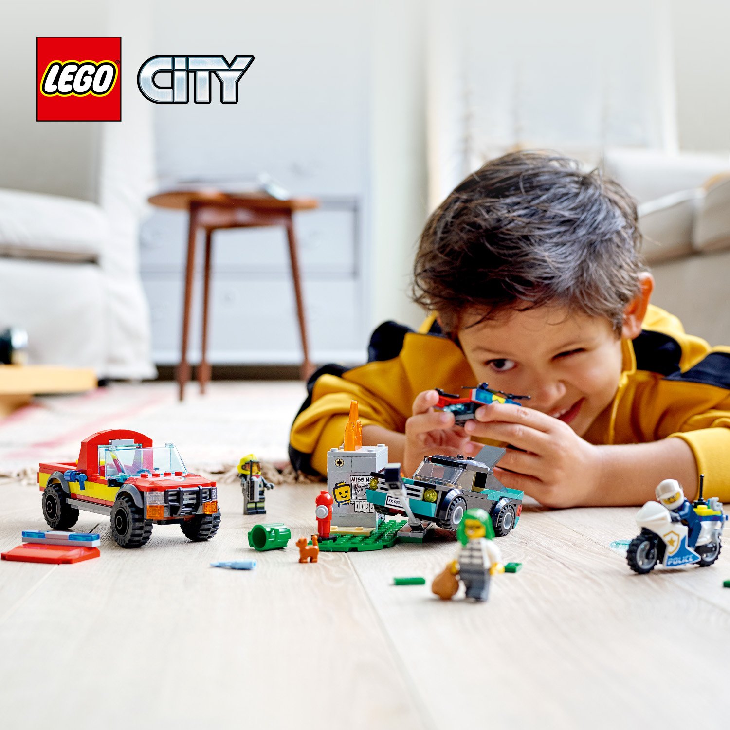 LEGO® City TV tematikos ugniagesių ir policijos žaidimo rinkinys