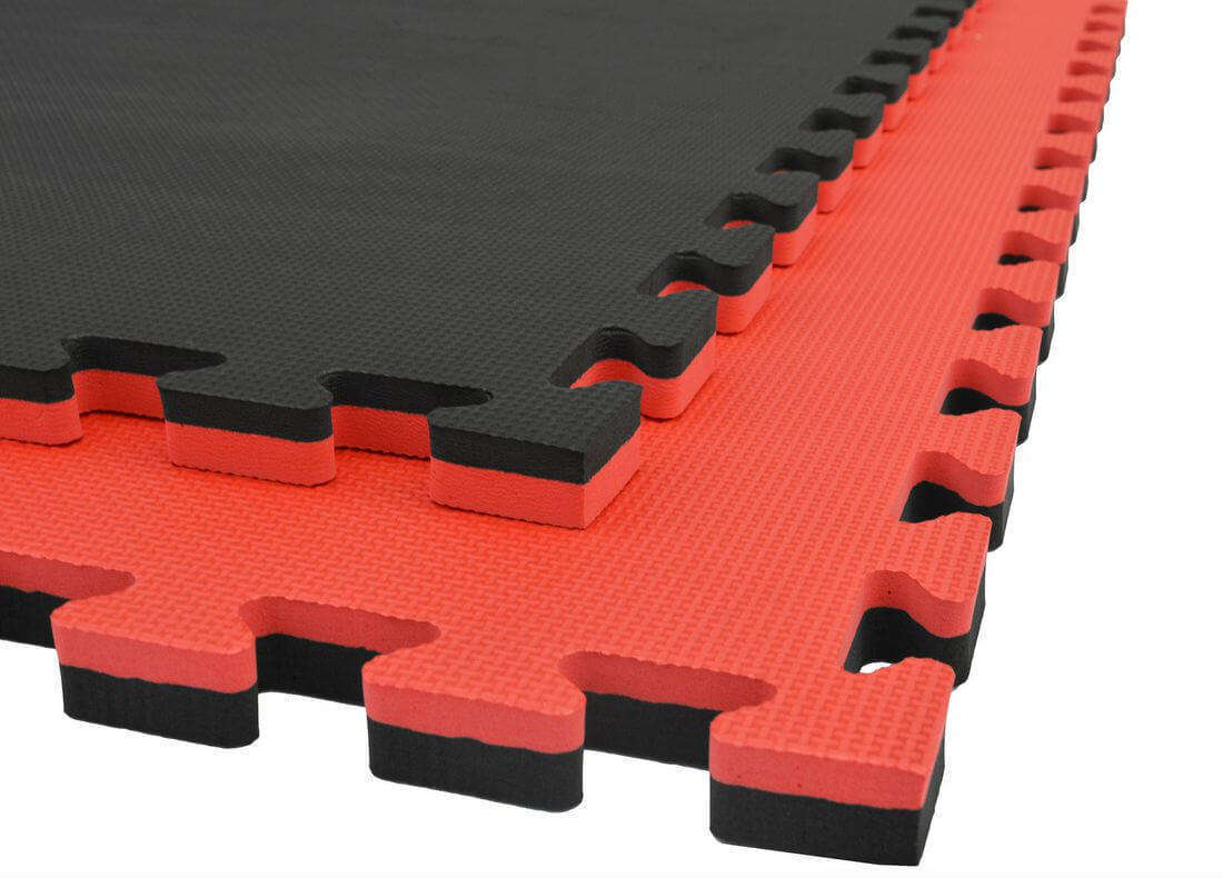 black and red puzzle mat