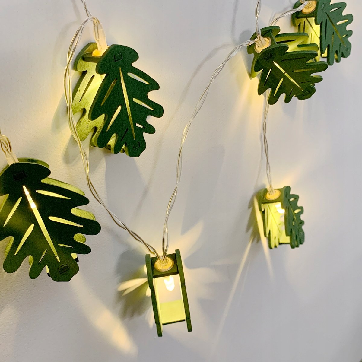 LED lemputės girliandos, žali lapai, 10 vnt, šilta Spalvų gama: žalios spalvos atspalviai