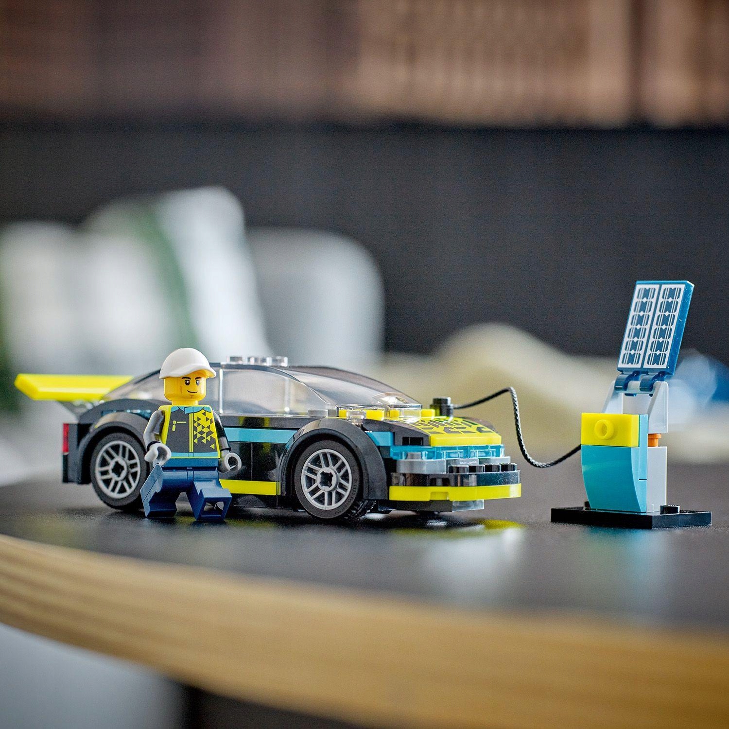 LEGO City elektrinis sportinis automobilis 60383 Rinkinio pavadinimas 60383 Elektrinis sportinis automobilis