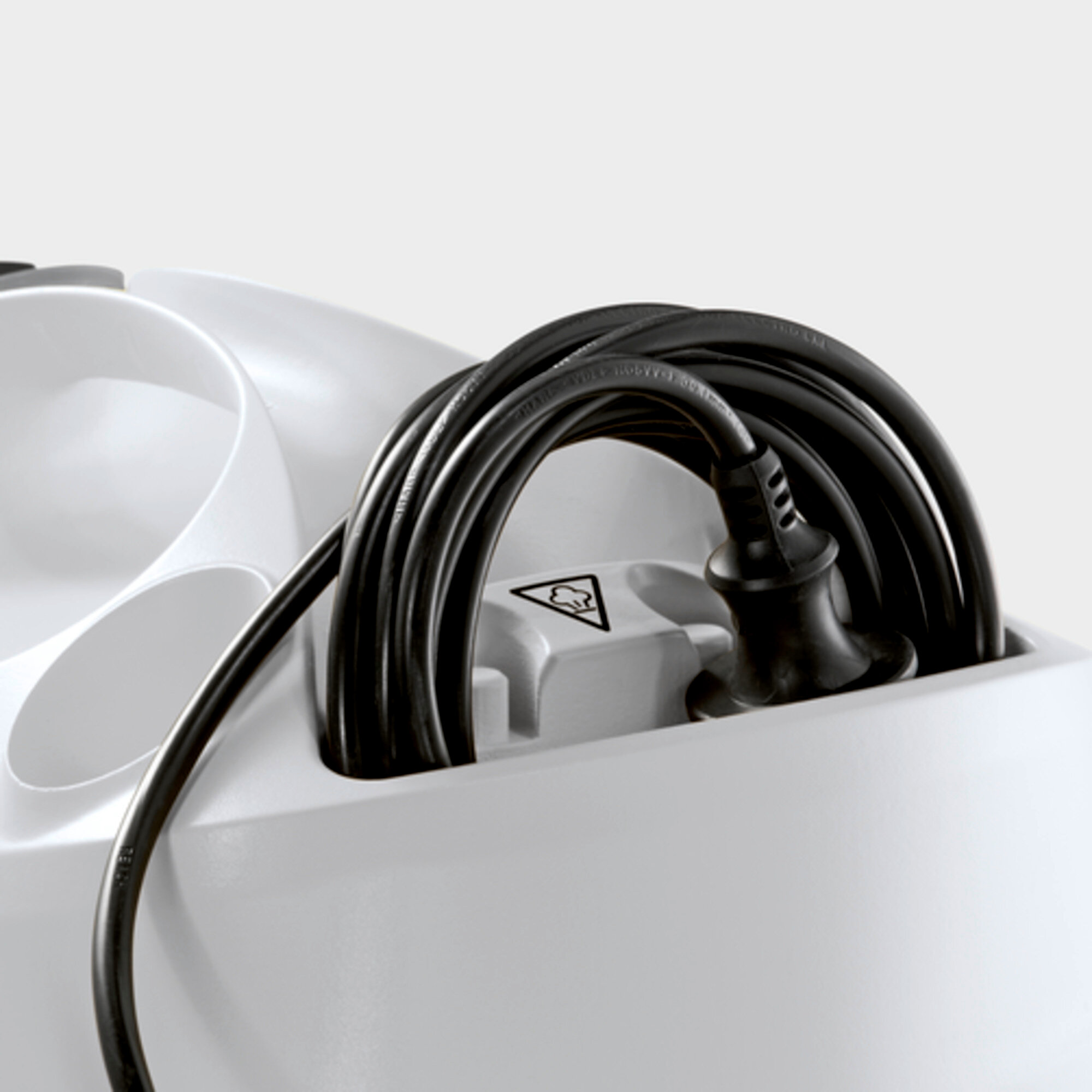 Пароочиститель SC 4 EasyFix Plus: есть встроенное место для хранения электрического шнура.