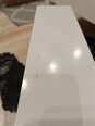 Naktinė spintelė, baltos spalvos, 40 x 35 x 47,5 cm, blizgi atsiliepimas