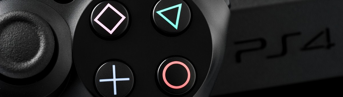 sony playstation 4 zaidimu konsole ir pultelis